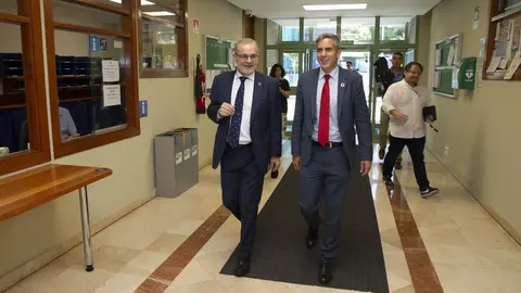 El vicepresidente Pablo Zuloaga y el rector de la UC &Aacute;ngel Pazos