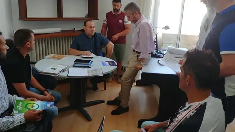 El portavoz del grupo municipal del Cs y concejal de Urbanismo, Innovaci&oacute;n y Contrataci&oacute;n del Ayuntamiento de Santander, Javier Ceruti, se re&uacute;ne con representantes de la Polic&iacute;a Local