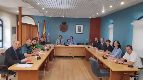 El alcalde de Astillero, Javier Fern&aacute;ndez Sober&oacute;n, acompa&ntilde;ado del concejal de Industria y Desarrollo Local, Vicente Palazuelos, han mantenido una reuni&oacute;n con los responsables de algunas de las principales empresas del pol&iacute;gono de Guarnizo