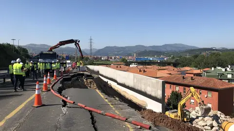 Obras de reparaci&oacute;n del desprendimiento en la A-67