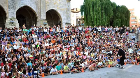Espect&aacute;culos para toda la familia en la Plaza de las Atarazanas de Santander