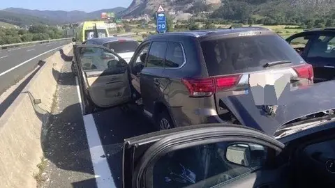 Colisi&oacute;n m&uacute;ltiple en la A-8, a la altura de Castro Urdiales