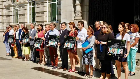 Minuto silencio Plaza Ayuntamieto Santander
