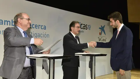 El investigador santanderino, Javier Arg&uuml;ello Luengo, recibe la beca