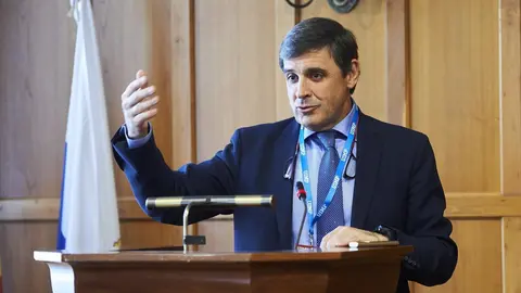Presidente de Segittur, Enrique Mart&iacute;nez, en la UIMP