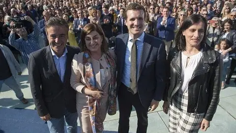 Diego Movell&aacute;n, Mar&iacute;a Jos&eacute; S&aacute;enz de Buruaga, Pablo Casado y Gema Igual en un acto de la campa&ntilde;a electoral del 28A