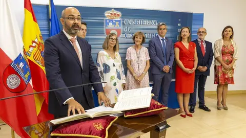 Vicepresidente Tomas De Posesi&oacute;n De Varios Directores Generales De Varias Consejer&iacute;as.