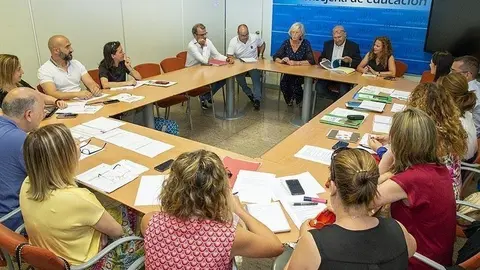 Reuni&oacute;n de la consejera con la Junta de Personal Docente