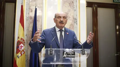 El diputado del Partido Regionalista C&aacute;ntabro (PRC) en el Congreso de los Diputados, Jos&eacute; Mar&iacute;a Maz&oacute;n, valora la intervenci&oacute;n del presidente del Gobierno en funciones y candidato socialista a la reelecci&oacute;n tras su discurso en la primera sesi&oacute;n del debate 