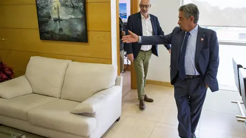 El presidente de Cantabria, Miguel &Aacute;ngel Revilla, recibe al portavoz de Cs, F&eacute;lix &Aacute;lvarez