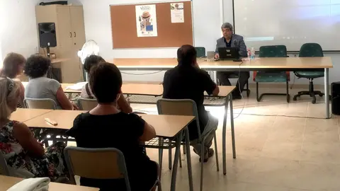 El presidente del Comit&eacute; Cient&iacute;fico de la Sociedad Espa&ntilde;ola de Nutrici&oacute;n Comunitaria y presidente de la Real Academia de Medicina del Pa&iacute;s Vasco, Javier Aranceta, imparte un taller