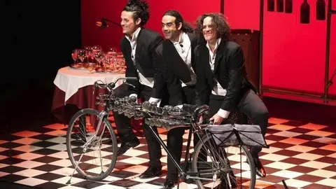 Los 'Cl&aacute;sicos Exc&eacute;ntricos' con su Bocicleta Perif&oacute;nica
