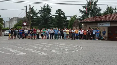 Concentraci&oacute;n de trabajadores en huelga en la entrada de la f&aacute;brica de Global Special Steel