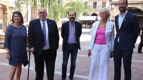 Responsables de la Consejer&iacute;a de Educaci&oacute;n y del Ayuntamiento de Torrelavega