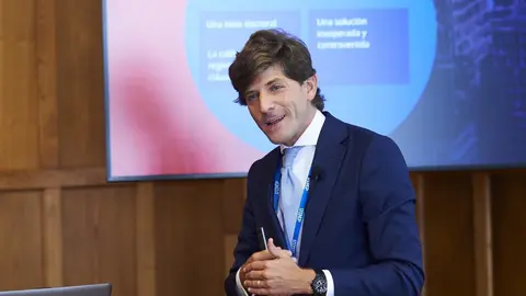 Sebasti&aacute;n del Rey Barba, doctor en Derecho y registrador