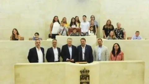 Visita al Parlamento de la Casa de Cantabria en Sevilla
