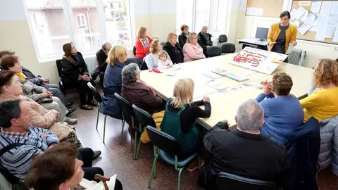 La alcaldesa de Santander, Gema Igual, se re&uacute;ne con vecinos de Antonio de Cabez&oacute;n