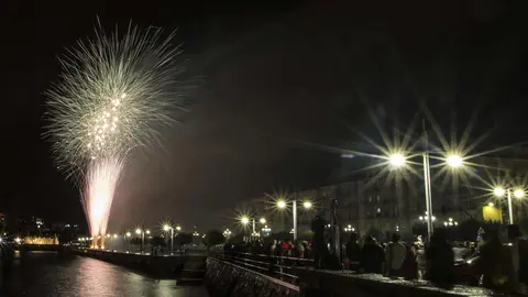 DAVID S. BUSTAMANTE 27/07/2019 SANTANDER/ CANTABRIA Fuegos artificiales en la Bah&iacute;a de Santander