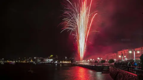DAVID S. BUSTAMANTE 27/07/2019 SANTANDER/ CANTABRIA Fuegos artificiales en la Bah&iacute;a de Santander