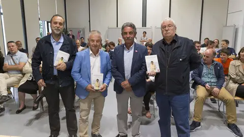 El presidente de Cantabria, Miguel &Aacute;ngel Revilla, asiste a la presentaci&oacute;n del libro de memorias Joaqu&iacute;n Leguina