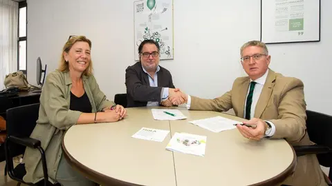 Convenio colaboraci&oacute;n AECC y APEMECAC