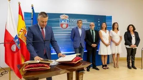 Santiago Garc&iacute;a Blanco durante la toma de posesi&oacute;n hoy del cargo de director general de Transformaci&oacute;n Digital y Relaciones con los Usuarios