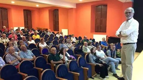 Pedro Saura participa en un curso de verano de la UC
