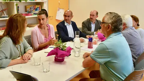 La alcaldesa de Santander se re&uacute;ne con Amica