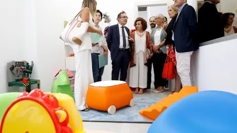 La consejera de Empleo y Pol&iacute;ticas Sociales, Ana Bel&eacute;n &Aacute;lvarez, inaugura el nuevo Punto de Encuentro Familiar (PEF) de Torrelavega