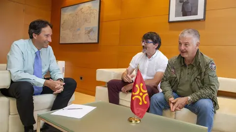 Gochicoa se re&uacute;ne con el acalde de Villaescusa