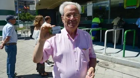 Un abonado del Racing de Santander para la temporada 2019-2020, en el regreso del club verdiblanco a Segunda Divisi&oacute;n