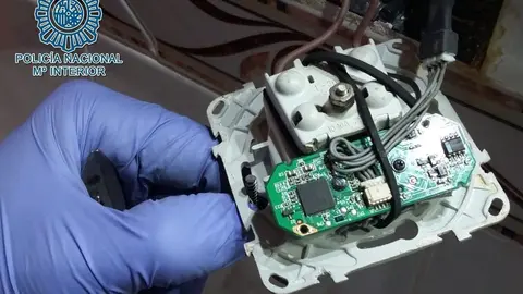 Disco duro intervenido en una operaci&oacute;n de la Polic&iacute;a Nacional contra la pornograf&iacute;a infantil