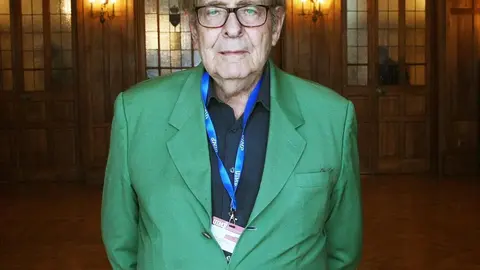 El presidente de la Real Academia de Ciencias Morales y Pol&iacute;ticas, Ram&oacute;n Tamames. Dirige esta semana en la UIMP el curso: " La primera circunnavegaci&oacute;n Magallanes / Elcano ".