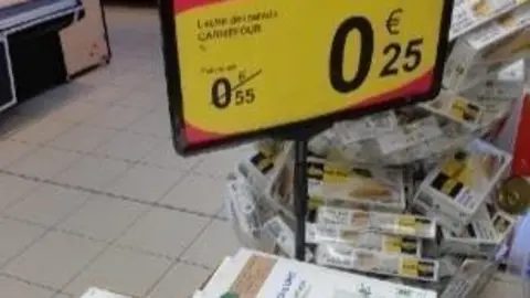 Venta de leche a p&eacute;rdidas en los supermercados, a 25 c&eacute;ntimos de euros el litro