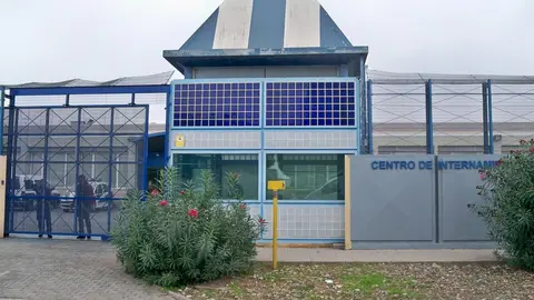 Centro de Internamiento de Extranjeros (CIE) de la Zona Franca