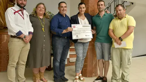 Entrega de la recaudaci&oacute;n solidaria por la fiesta del Corpus