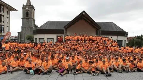 Participantes en la carrera solidaria de Unicef en Noja