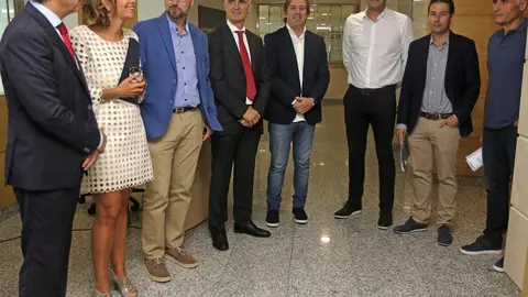 Participantes en la Comisi&oacute;n de Administraci&oacute;n Local, presidida por la consejera de Presidencia, Interior, Justicia y Acci&oacute;n Exterior, Paula Fern&aacute;ndez