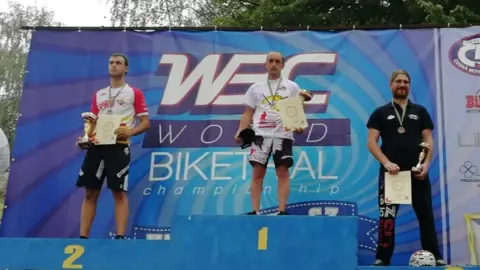 Captura de pantalla 2019-08-17 a las 19.50.46