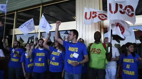 Trabajadoes de Ryanair protestan en eMadrid-Barajas Adolfo Su&aacute;rez durante la huelga de finales de julio de 2018