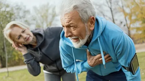 Infarto, dolor en el pecho, mayores