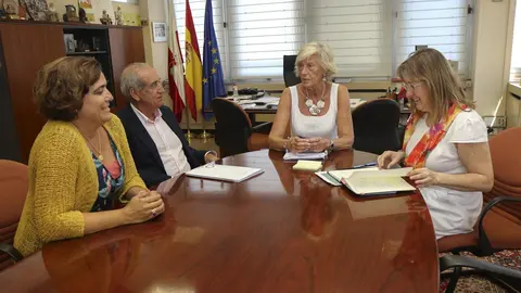 Educaci&oacute;n con colegio de Economistas