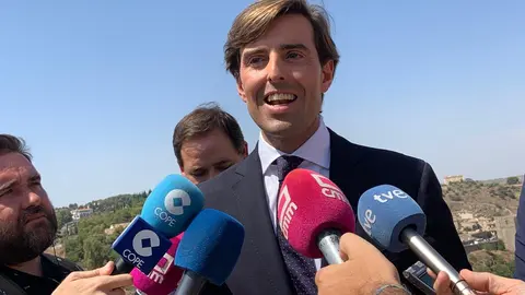El vicesecretario de Comunicaci&oacute;n, Pablo Montesinos, atiende a los medios en Toledo