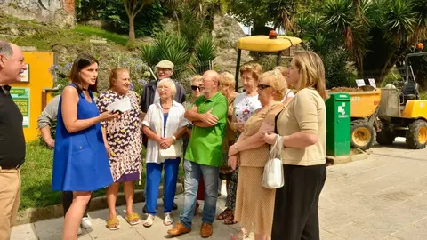 La alcaldesa de Santander, Gema Igual, visita las obras de las escaleras del parque Recaredo