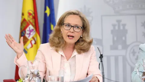 La ministra de Econom&iacute;a en funciones, Nadia Calvi&ntilde;o, durante la rueda de prensa posterior al Consejo de Ministros en La Moncloa.