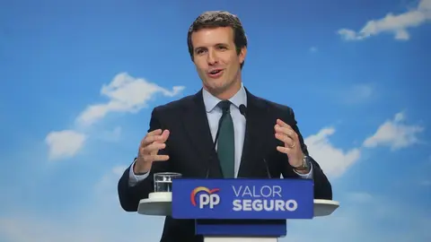 El presidente del Partido Popular, Pablo Casado, ofrece declaraciones a los medios de comunicaci&oacute;n.