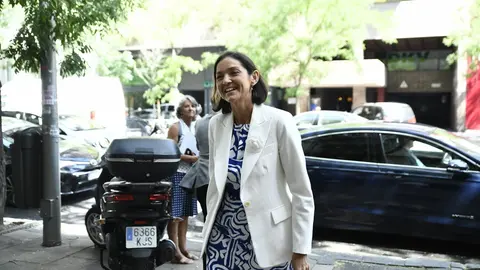 La ministra de Industria, Comercio y Turismo en funciones, Reyes Maroto, a su llegada a la reuni&oacute;n de la Comisi&oacute;n de Competitividad, Comercio y Consumo de la CEOE en Madrid.