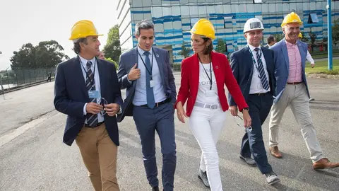 La ministra de Industria, Reyes Maroto, visita Equipos Nucleares con Zuloaga y Mart&iacute;n