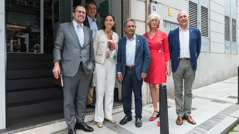 Reyes Maroto con Revilla, Mart&iacute;n y Lombo, entre otros