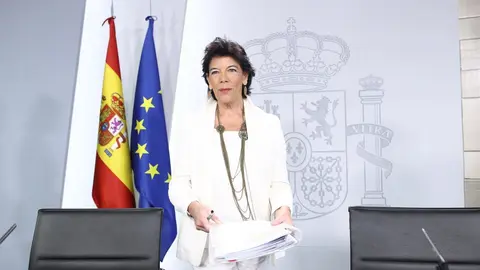 La ministra Portavoz, y de Educaci&oacute;n y Formaci&oacute;n Profesional en funciones, Isabel Cela&aacute;, comparece ante los medios de comunicaci&oacute;n tras la reuni&oacute;n del Consejo de Ministros en Moncloa.
